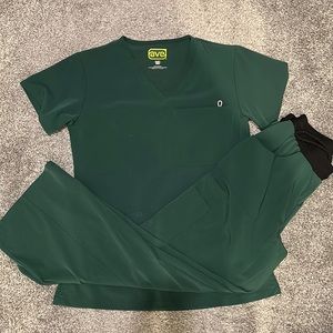 Ave scrubs in green